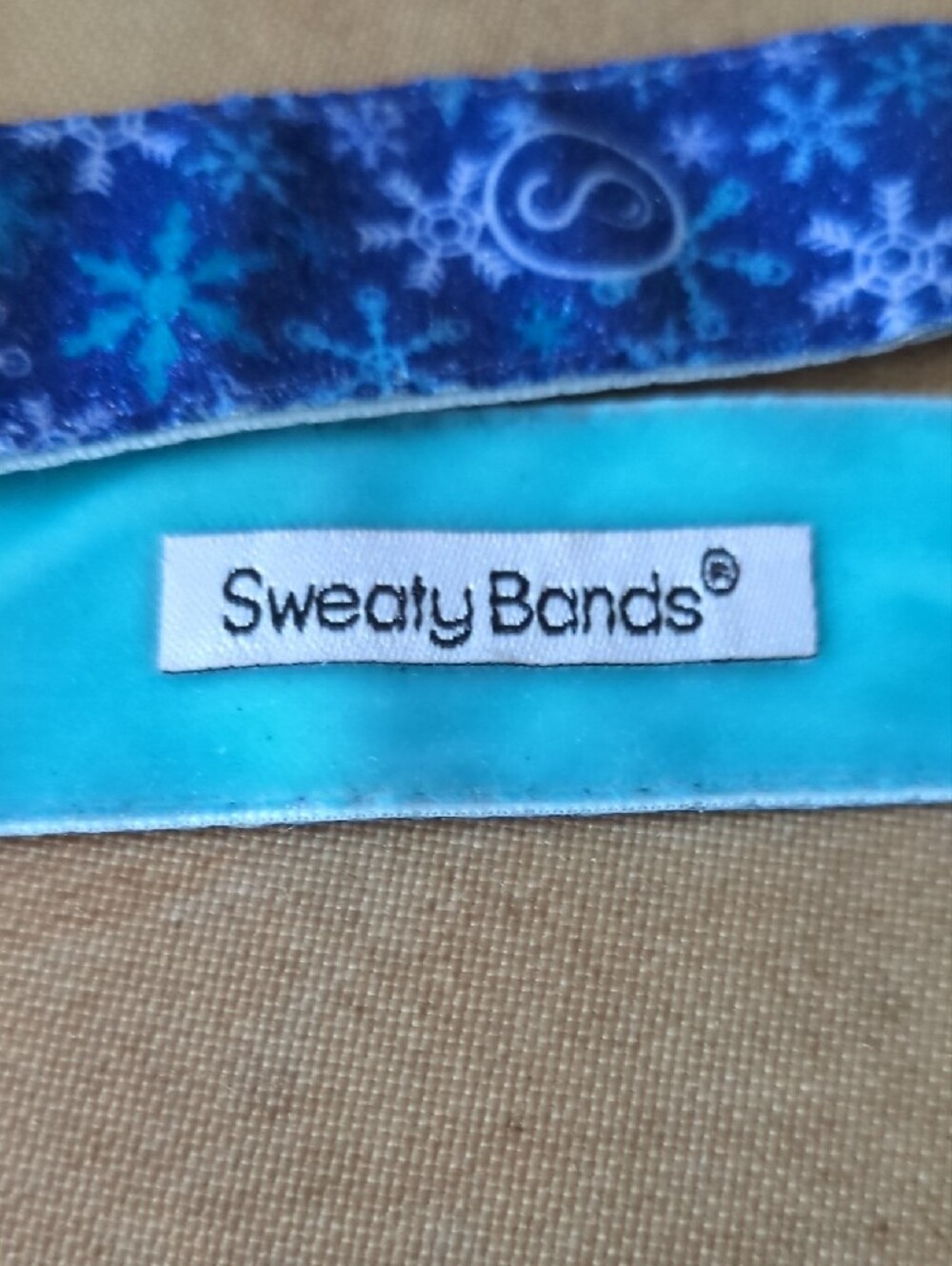 Sweaty Bands NEVER WORN 1 Inch Women Blue Glitter Snowflake Headband - Picture 4 of 4